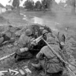 Gun_Crew_opens_fire_with_Pak_36_on_Eastern_Front_1941