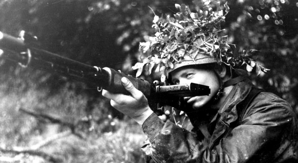 German Fallschirmjaeger with FG-42