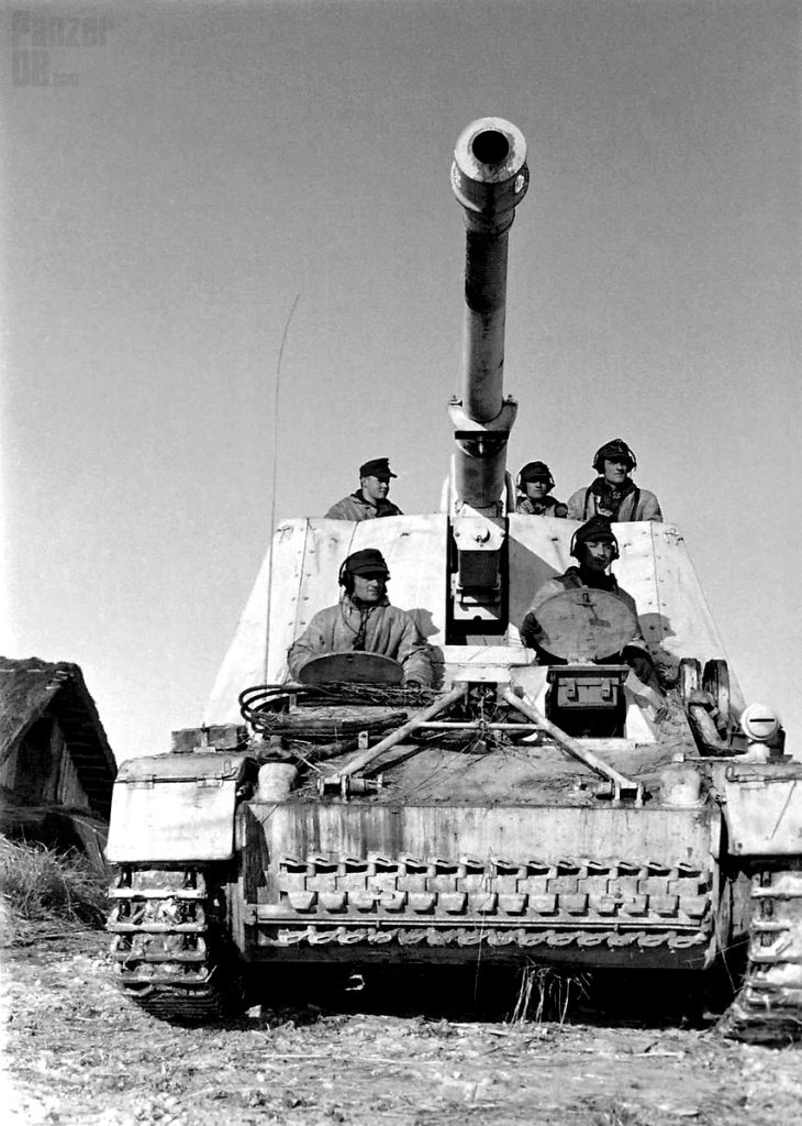 A Panzerjäger Nashorn on Eastern front 1944 A Panzerjäger Nashorn on Eastern front 1944