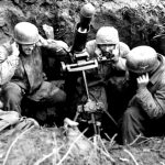(Monte Cassino 1944) German Fallschirmjaeger using a 81-MM (8-CM) Mortar
