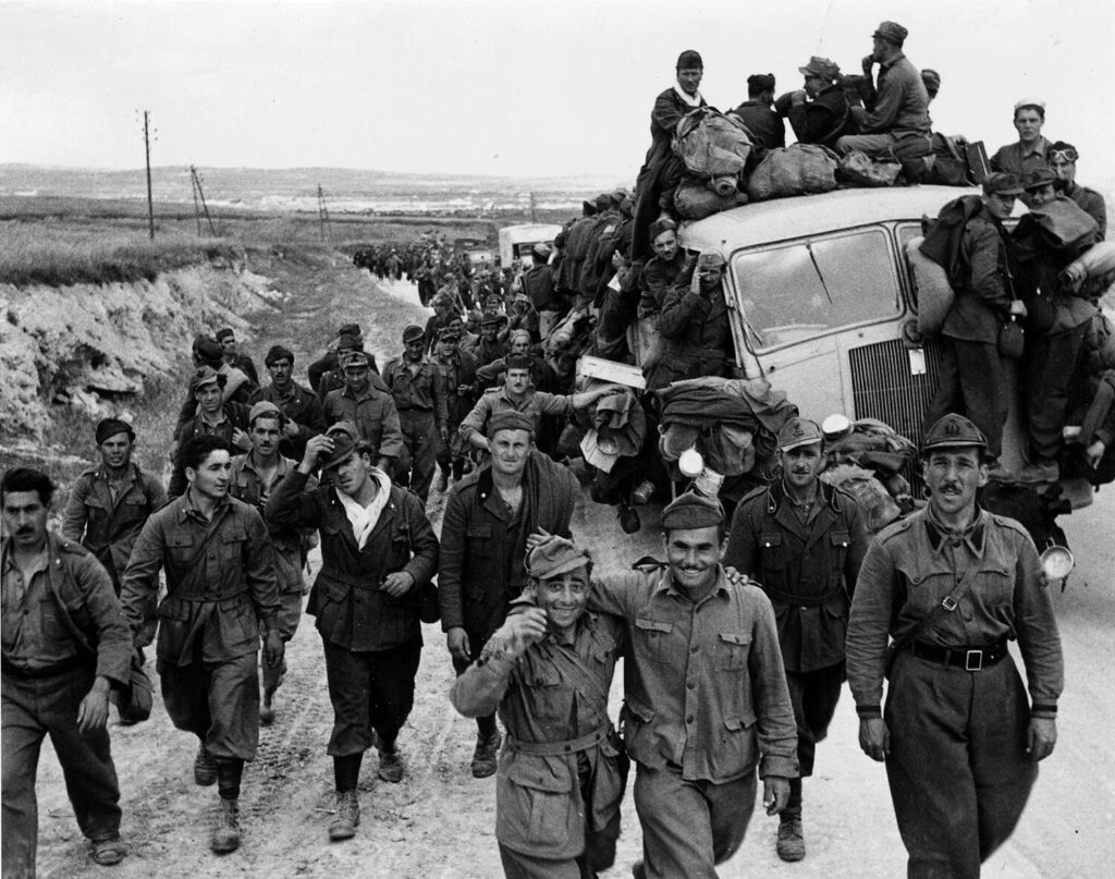 End of the Afrikakorps, over 200.000 German and Italian soldiers, surrender to the Allies