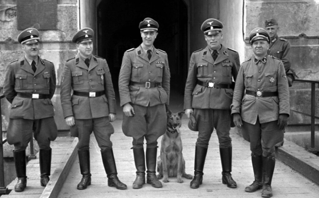 Fort Breendonk with the German Command