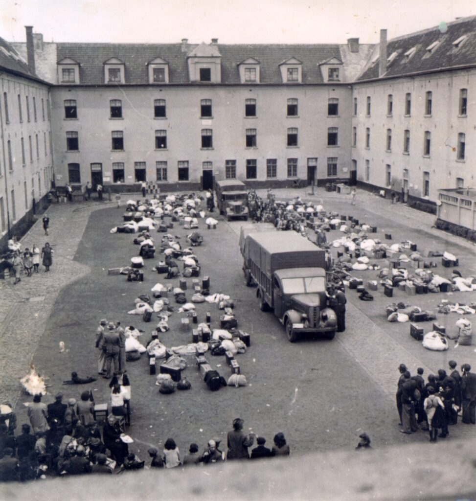 Caserne Dossin (Barracks) 1942 - Jews families assembled for their last trip