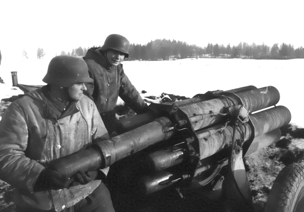 German Soldiers operating a Nebelwerfer Rockets Gun - Battle of the Bulge