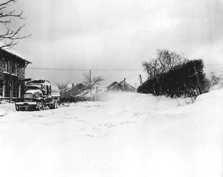 Harsh-winter-conditions-while-blizzard-blows-through-Wanne-Belgium-January-1945