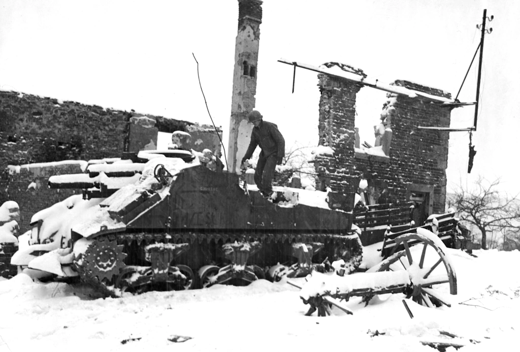 Illustration-Armor-and-Winter-Battle-of-the-Bulge-January-1945