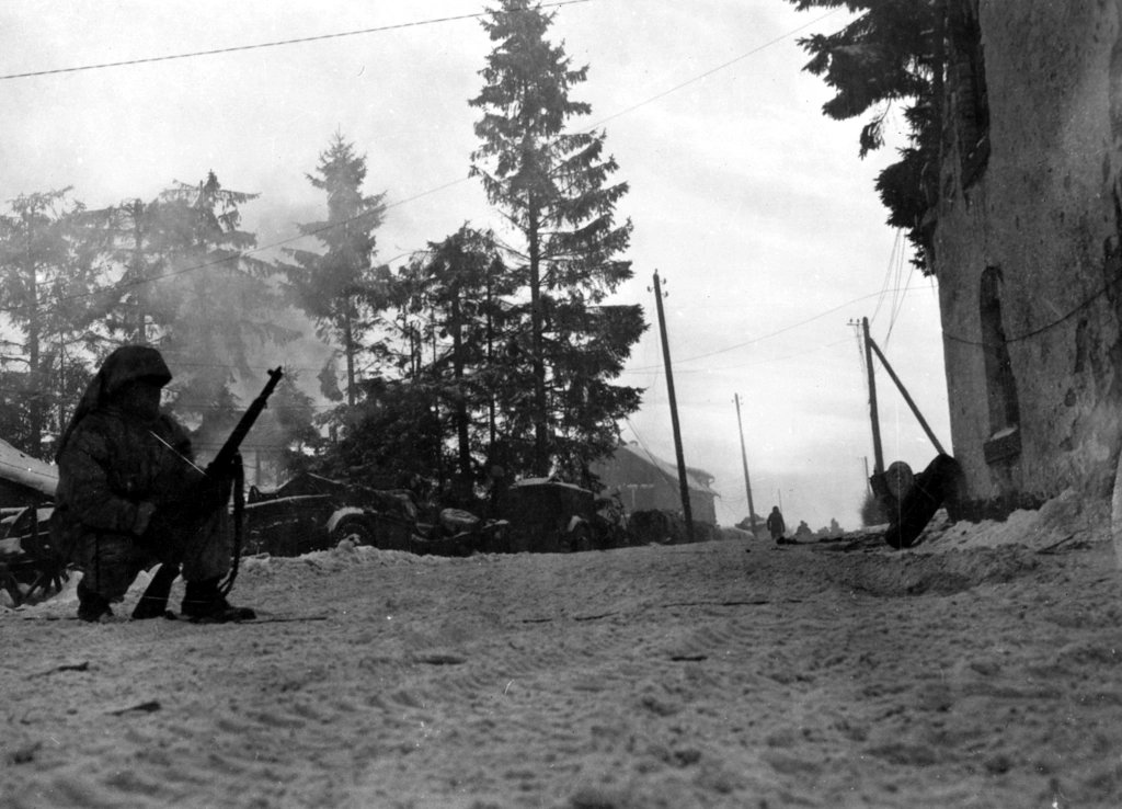 Troops-moving-on-to-St-Vith-January-1945