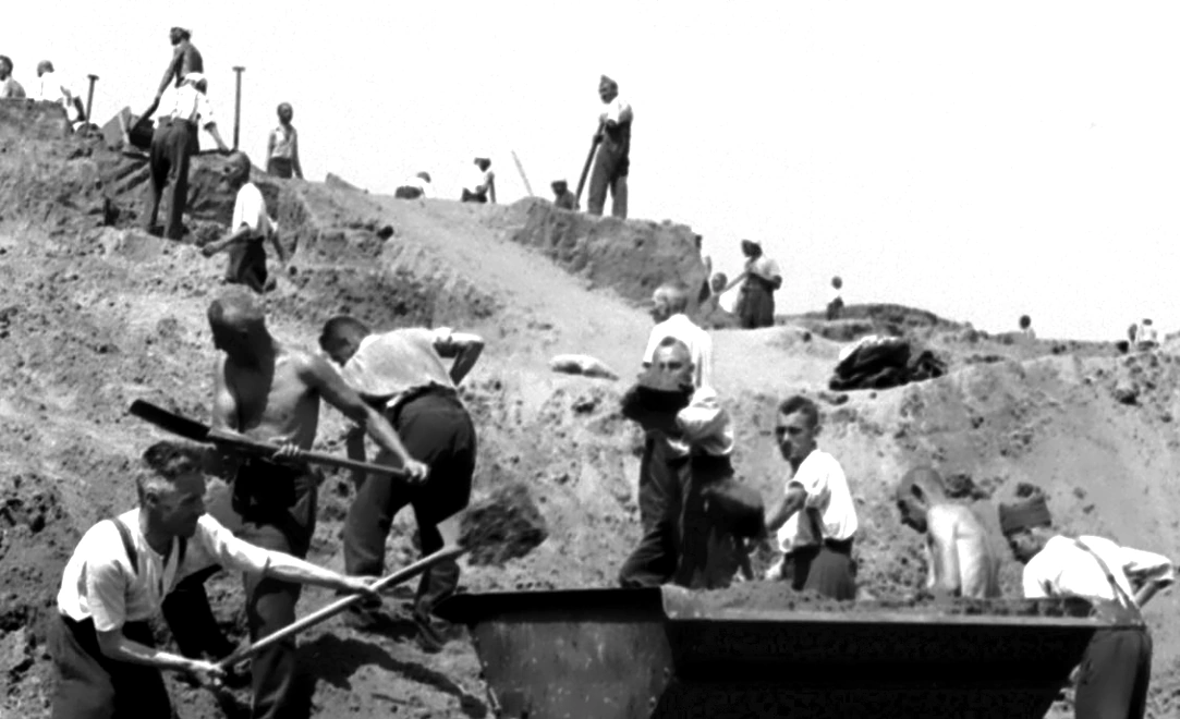 Hard Labour & Prisoners - Fort Breendonk - WW-2