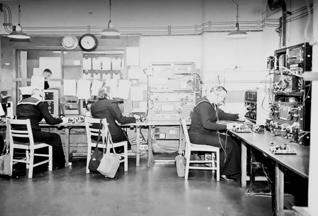 Intelligence - Listening to Enemy Radio Trafic