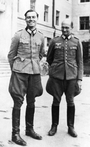 (left) Oberst i.G. Claus Schenk Graf von Stauffenberg (right) Oberst i.G. Albrecht Ritter Mertz von Quirnheim