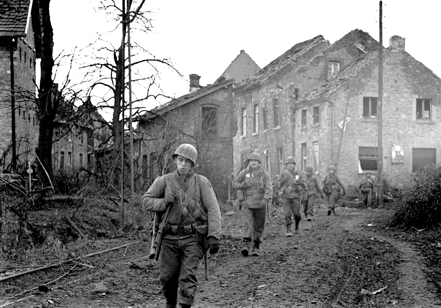 Soldiers with the 47th Infantry Regiment, 9th Infantry Division, pass through Gressenich Germany Soldiers with the 47th Infantry Regiment, 9th Infantry Division, pass through Gressenich Germany