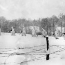 8-Members-of-a-field-artillery-unit-of-the-30th-U