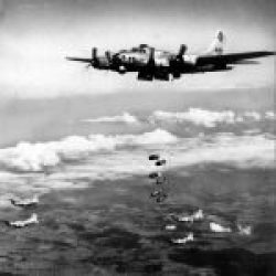 (EUCMH)-Lady Jeannette-B-17-G #42-97904-004