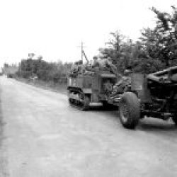 Extremely uncomon – a towed 155-MM Howitzer in France 1944