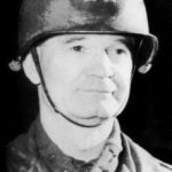 Gen Lunsford E. Oliver