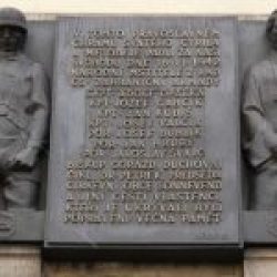 Plaque honoring the heroes