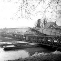 Sherman_tank_with_RP-3_rockets_Germany_06-04-1945