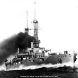 USS_New_York_(BB-34)_underway_at_high_speed_on_29_May_1915_(19-N-13046)